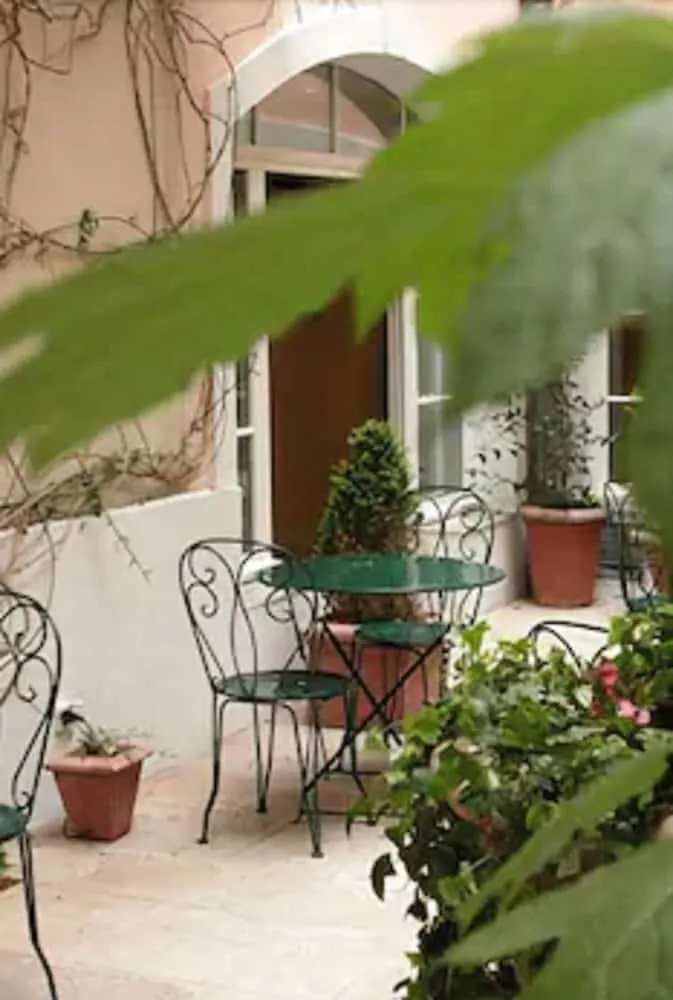 Ξενοδοχείο Le Clos Medicis 3*