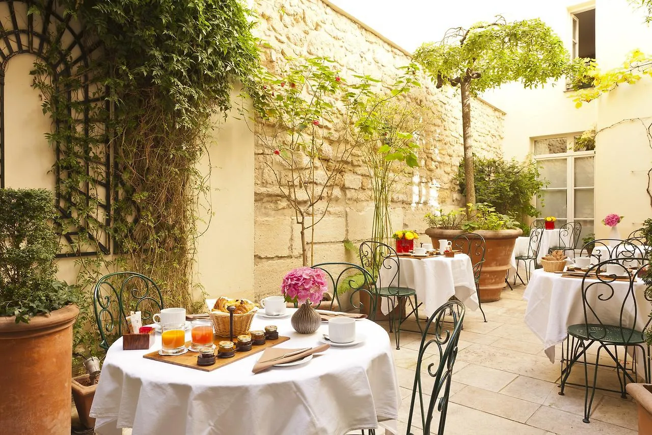 Le Clos Medicis 3*