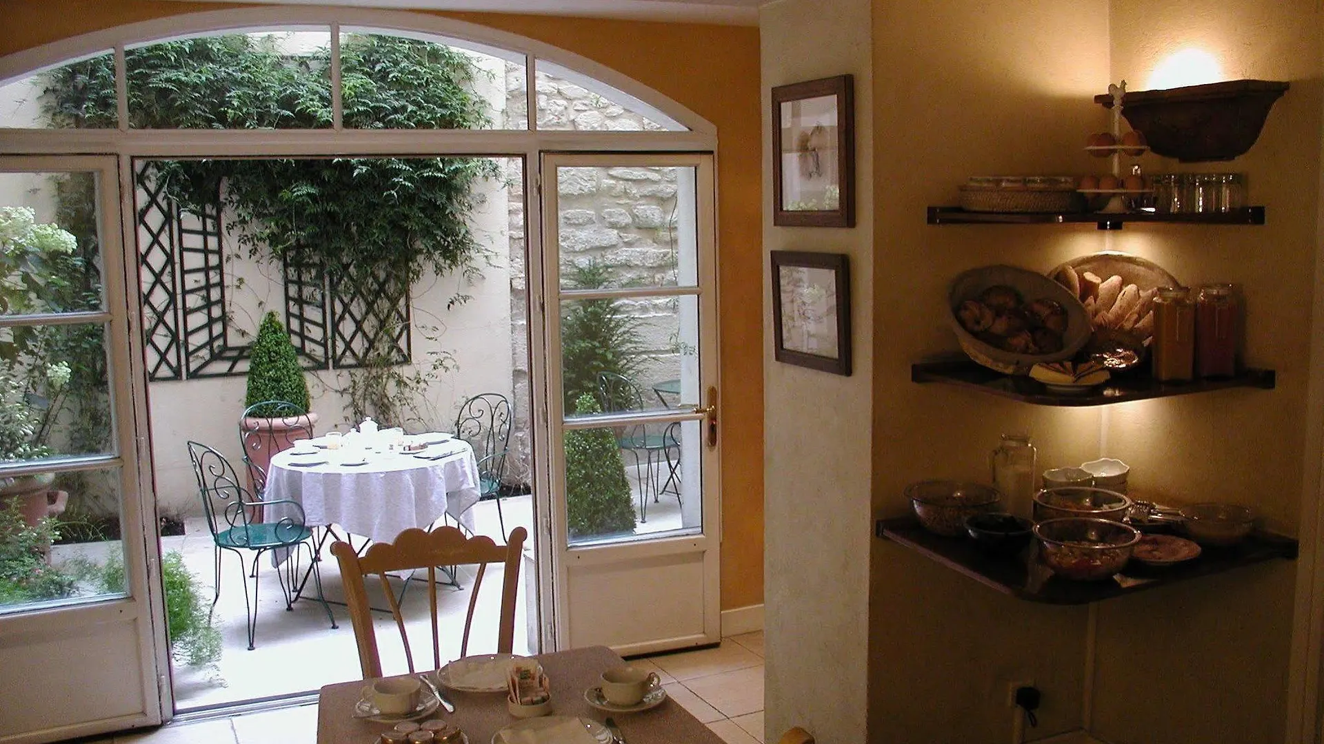 Le Clos Medicis Paris